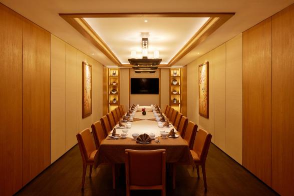 Hotel Dining